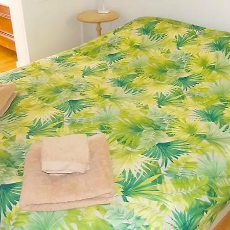 Flores Terrace 아파트