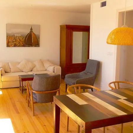 Flores Terrace Apartment *