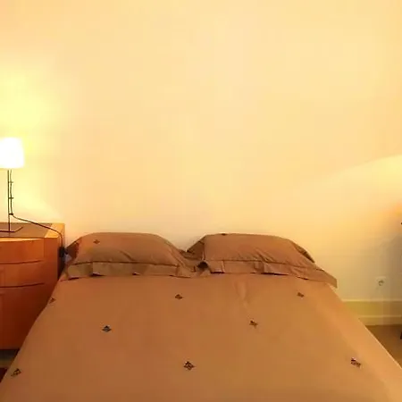 Flores Terrace Apartment