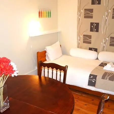 Flores Terrace Apartment