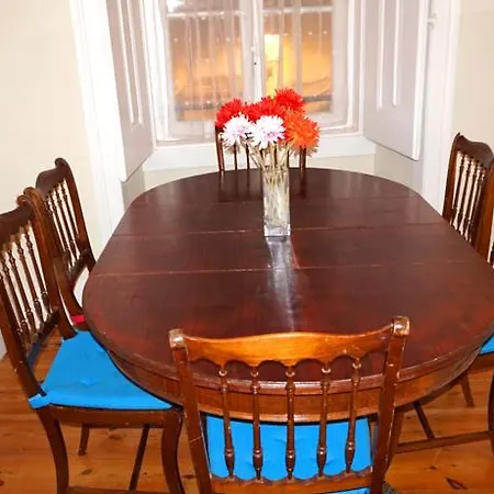 Flores Terrace Apartment *
